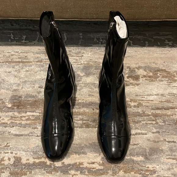 Schutz, size 7B, black, patent leather ankle boots with zipper. - Picture 1 of 5